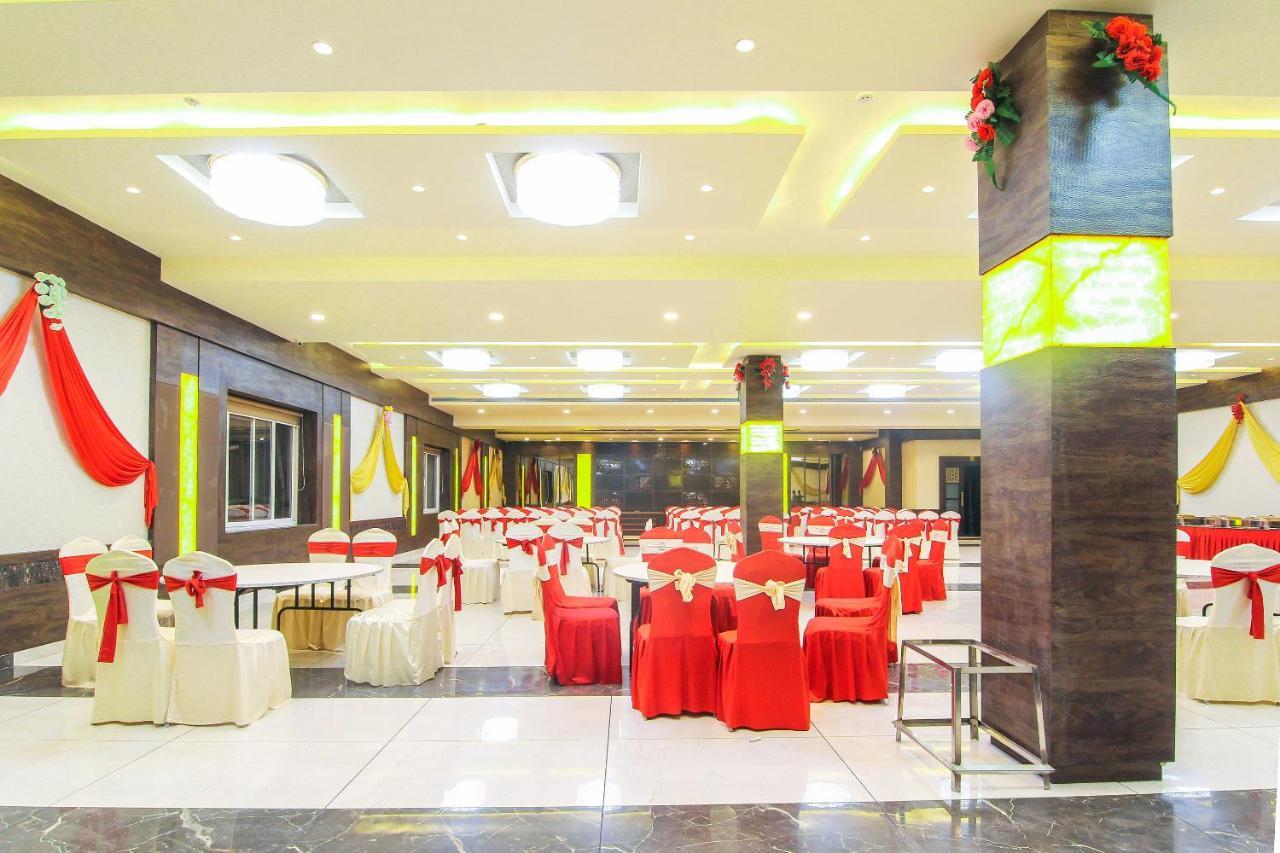 Moments Hotell Lucknow Eksteriør bilde