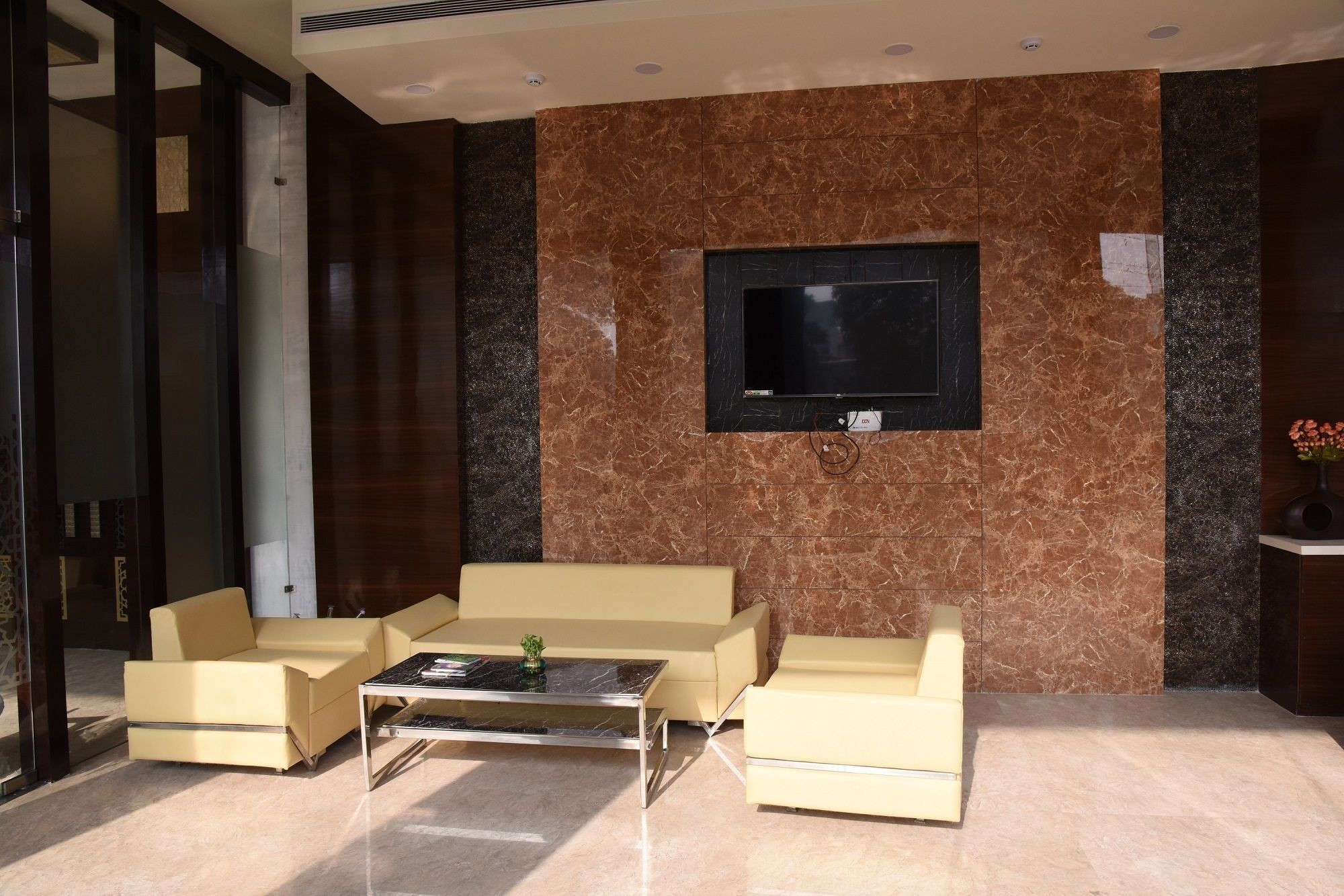 Moments Hotell Lucknow Eksteriør bilde