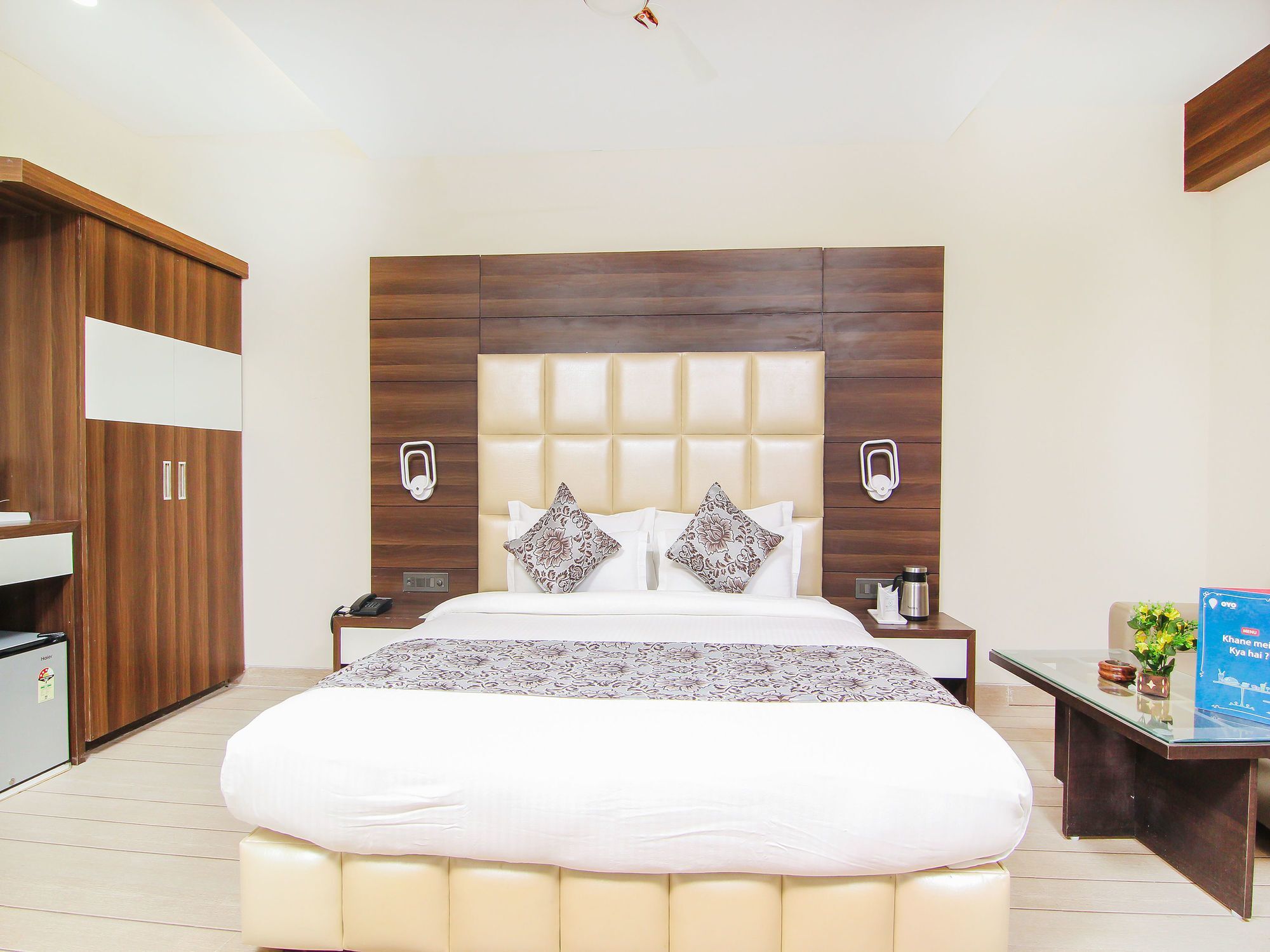 Moments Hotell Lucknow Eksteriør bilde