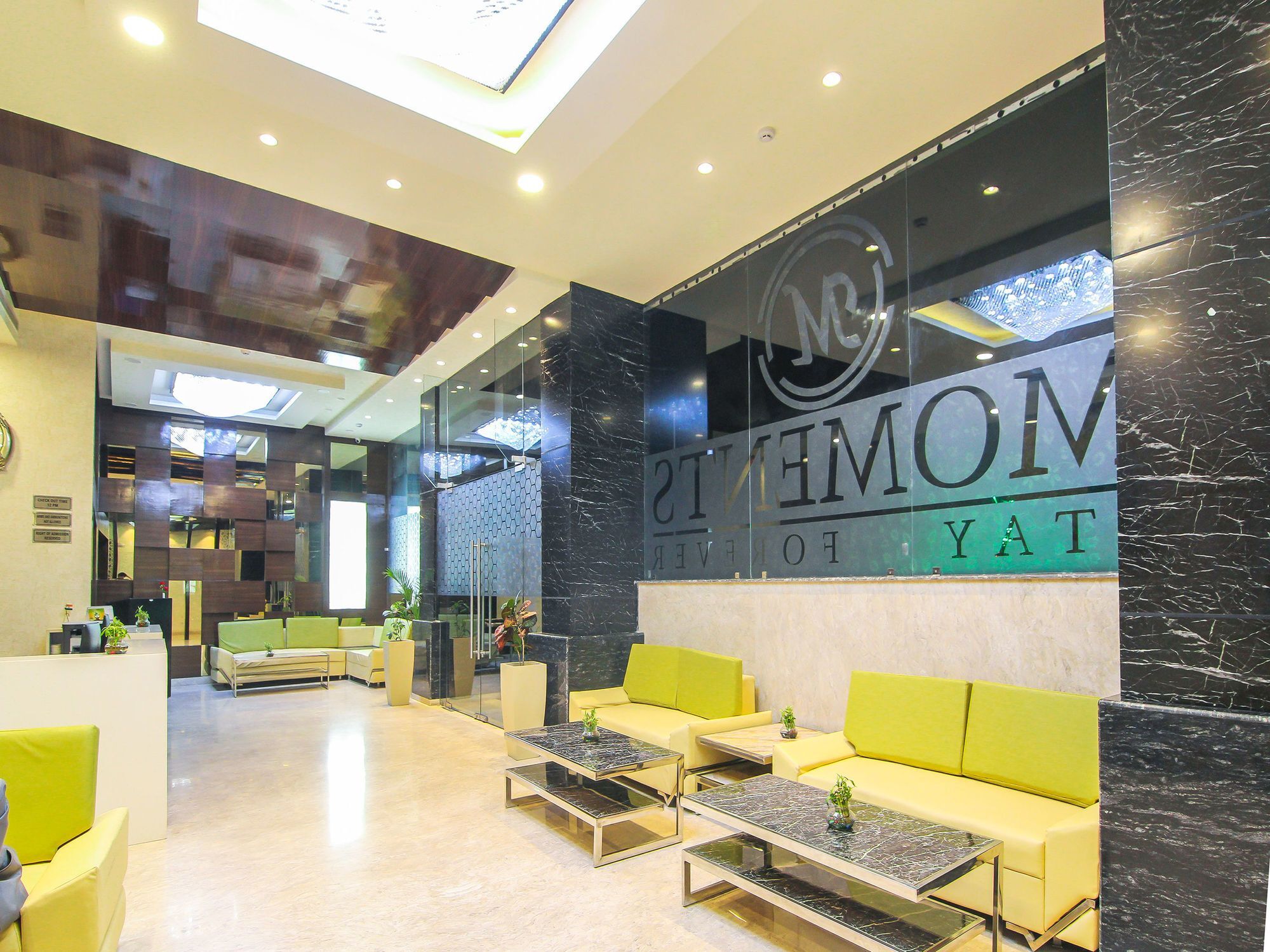 Moments Hotell Lucknow Eksteriør bilde